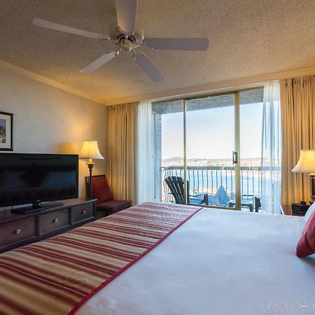 Harbour Towers Hotel & Suites วิกตอเรีย ภายนอก รูปภาพ