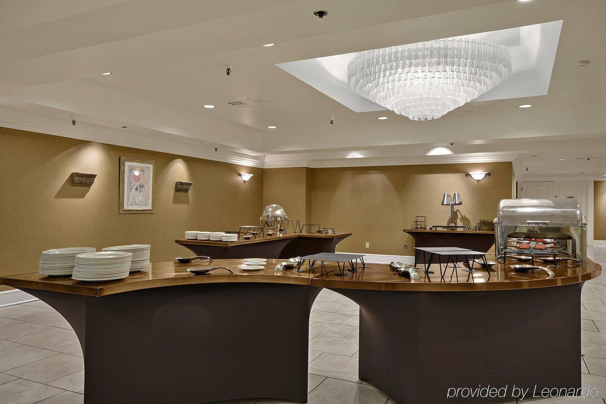 Harbour Towers Hotel & Suites วิกตอเรีย ภายนอก รูปภาพ