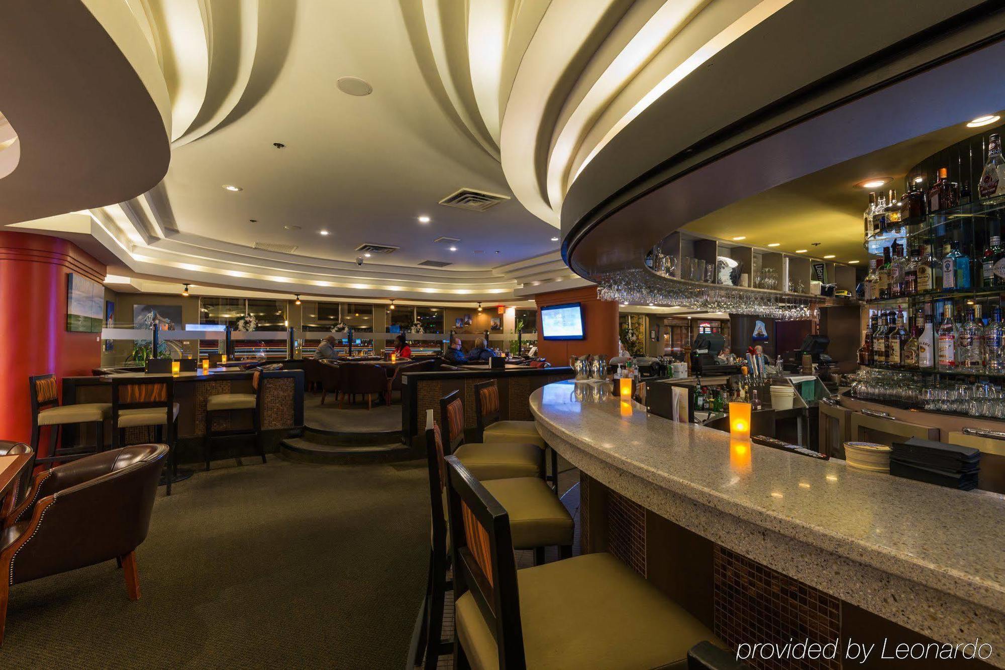 Harbour Towers Hotel & Suites วิกตอเรีย ภายนอก รูปภาพ