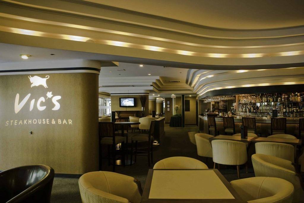 Harbour Towers Hotel & Suites วิกตอเรีย ภายนอก รูปภาพ